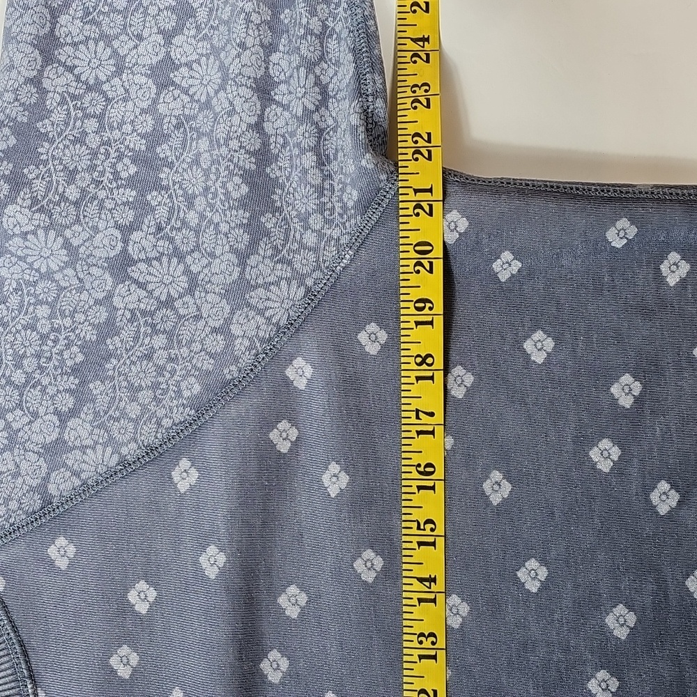 Aerie Blue Floral Raglan Sweatshirt XS Distressed Faded Pullover Soft Crewneck - Picture 14 of 16